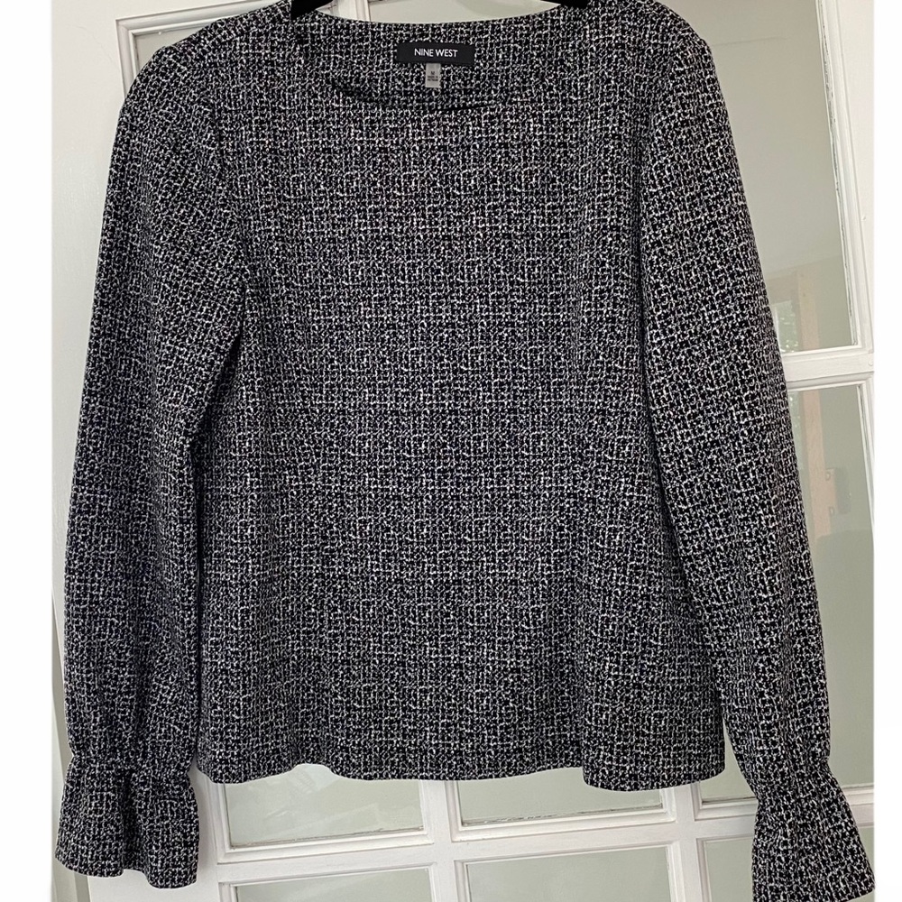 NWT. Nine West Black/White Top - Medium